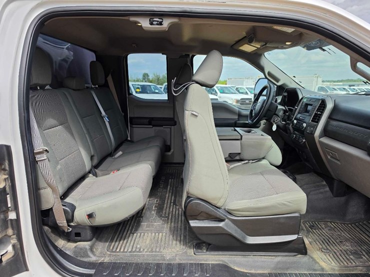 2019-ford-f550-xl-image-10