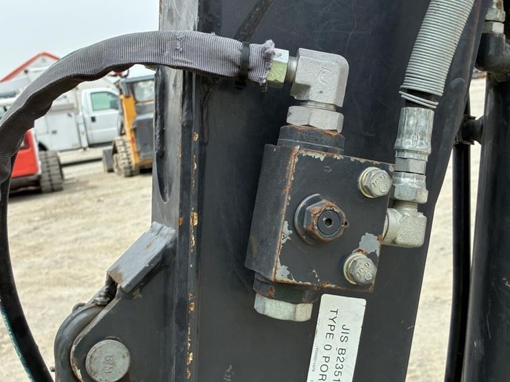 2023-deere-30g-image-9