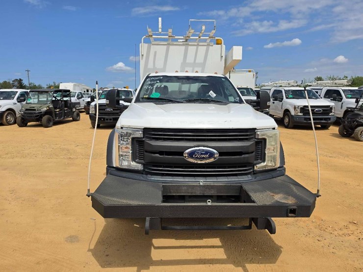 2019-ford-f550-image-5