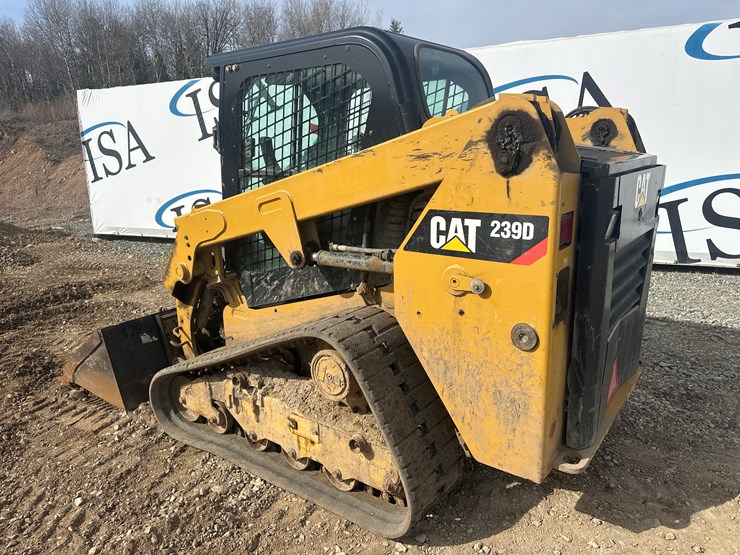 2017-caterpillar-239d-image-3