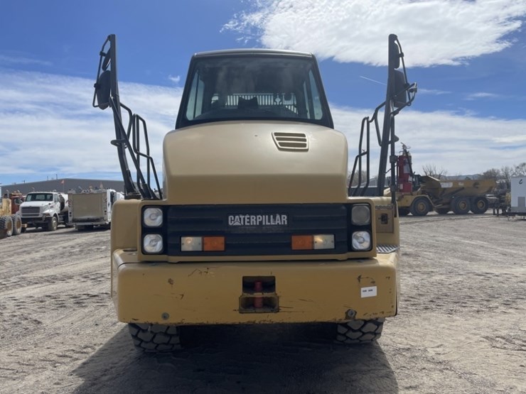 caterpillar-730-image-8