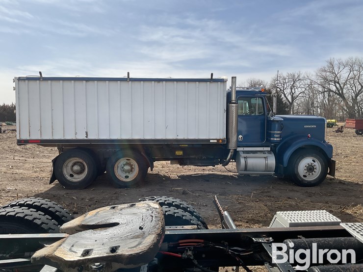 1982-kenworth-w900-image-4