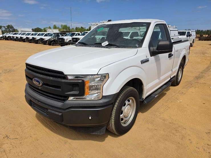 2019-ford-f150-xl-image-1