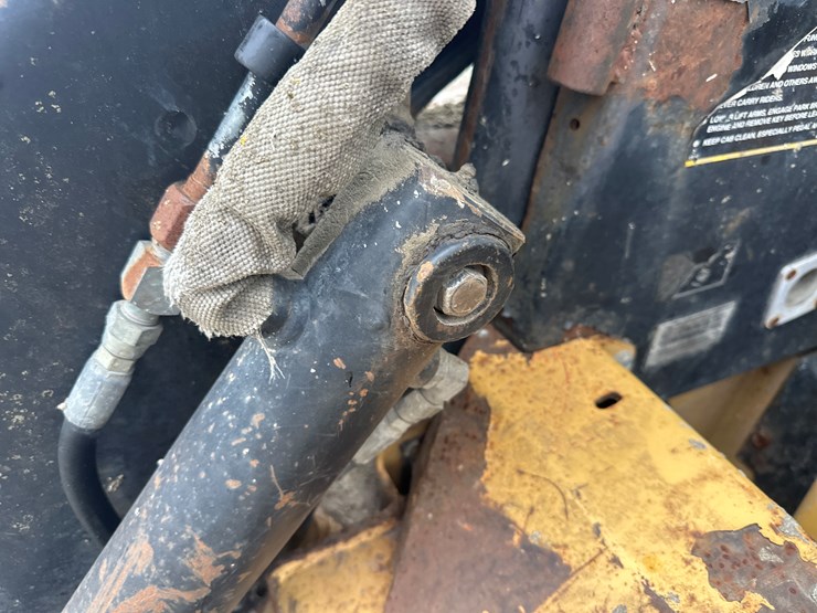 new-holland-lx885-image-20