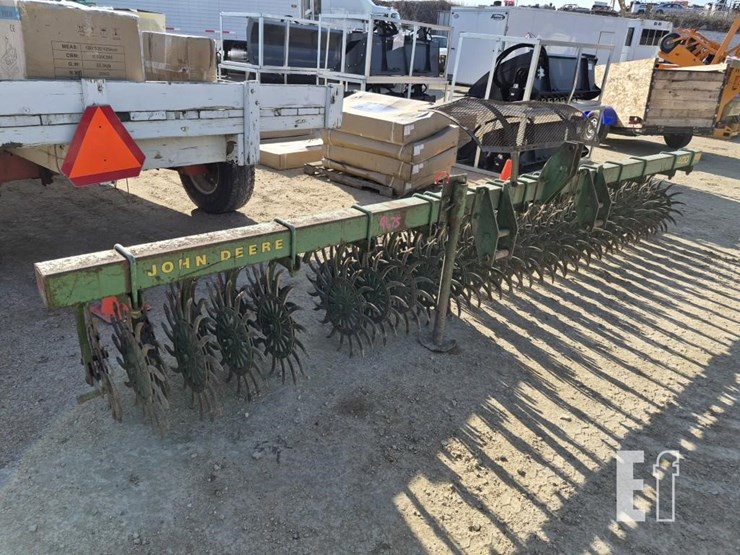 john-deere-400-image-1