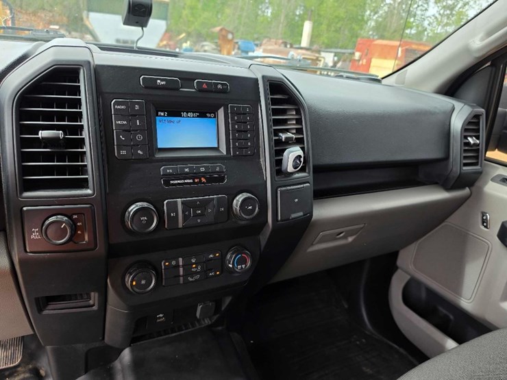 2020-ford-f150-xl-image-12