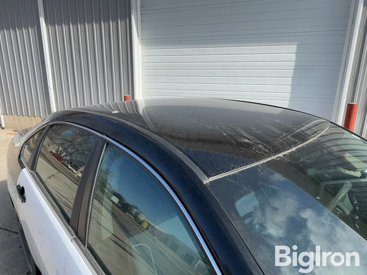 2013-chevrolet-impala-4-door-car-image-14