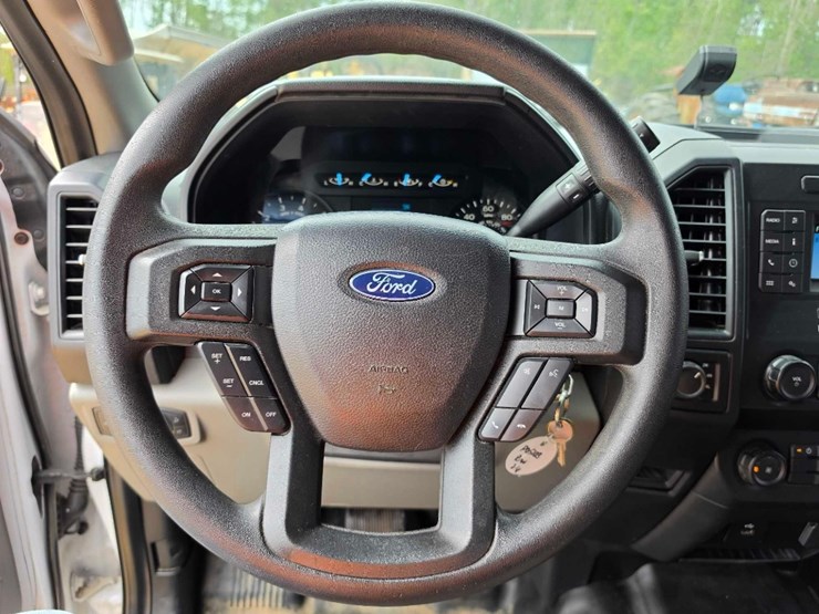 2020-ford-f150-xl-image-13