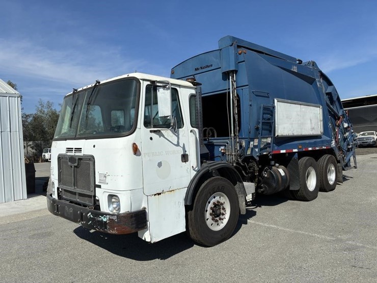 2010-autocar-xpeditor-image-1