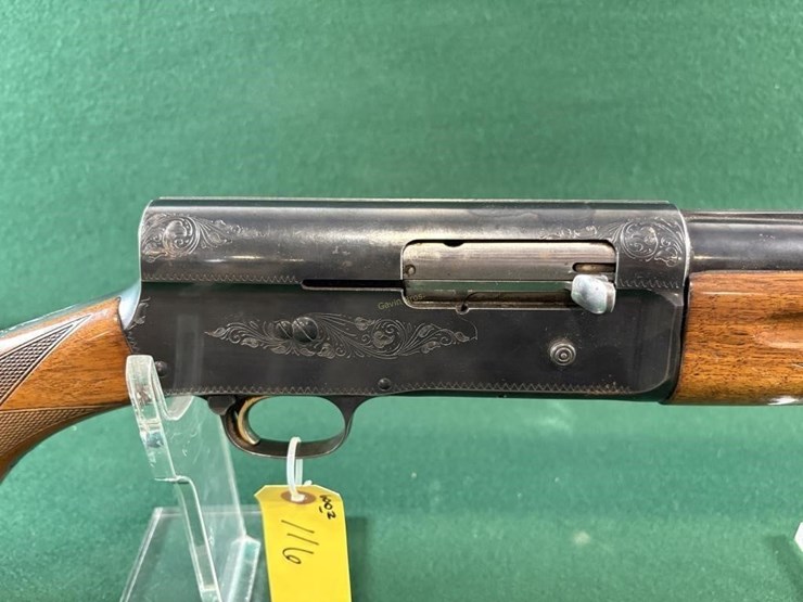 browning-light-twelve-12ga-shotgun-image-3