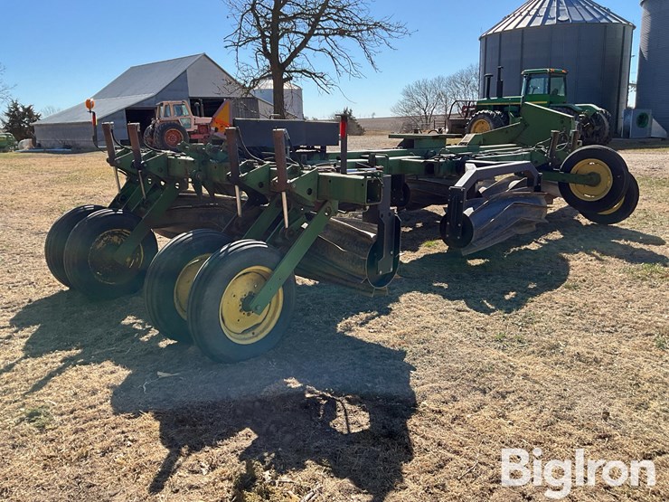 john-deere-7000-image-5