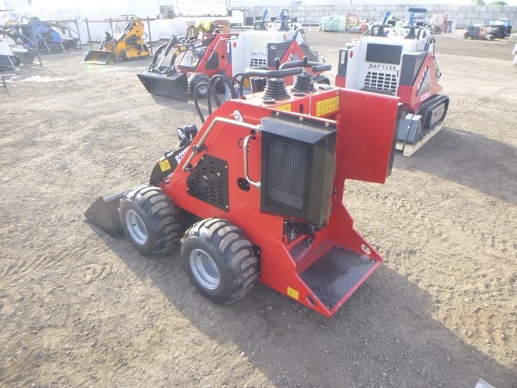 2026-sdlool-323w-skid-steer-loader-image-4