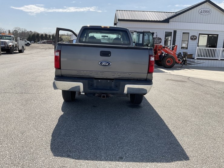 2010-ford-f350-xl-image-4