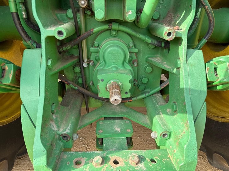 2012-john-deere-8260r-image-8