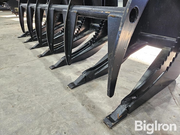 2025-massey-ferguson-730-image-13