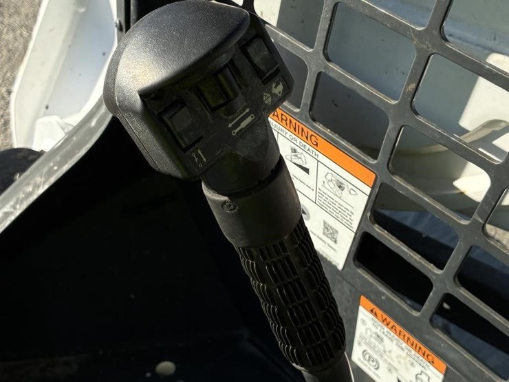 2018-bobcat-s570-image-21