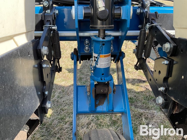 2019-kinze-3200-image-19