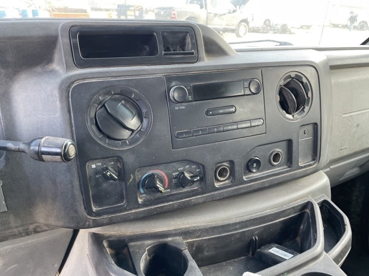 2010-ford-e350-xl-sd-image-11