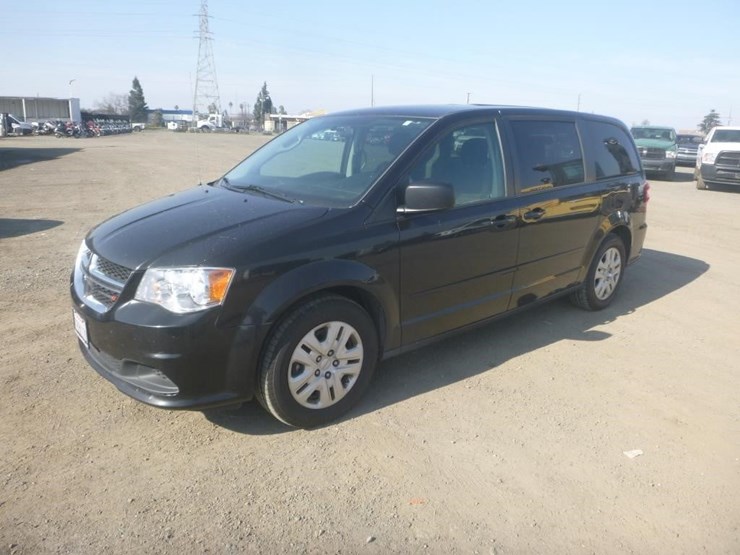 2016-dodge-grand-caravan-image-2