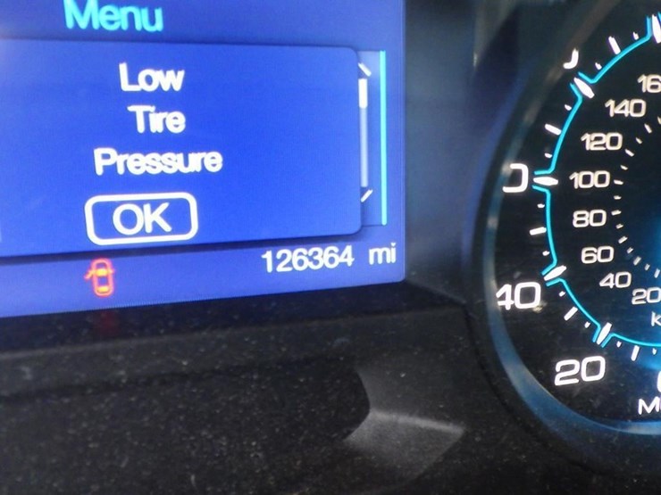 2015-ford-explorer-image-14