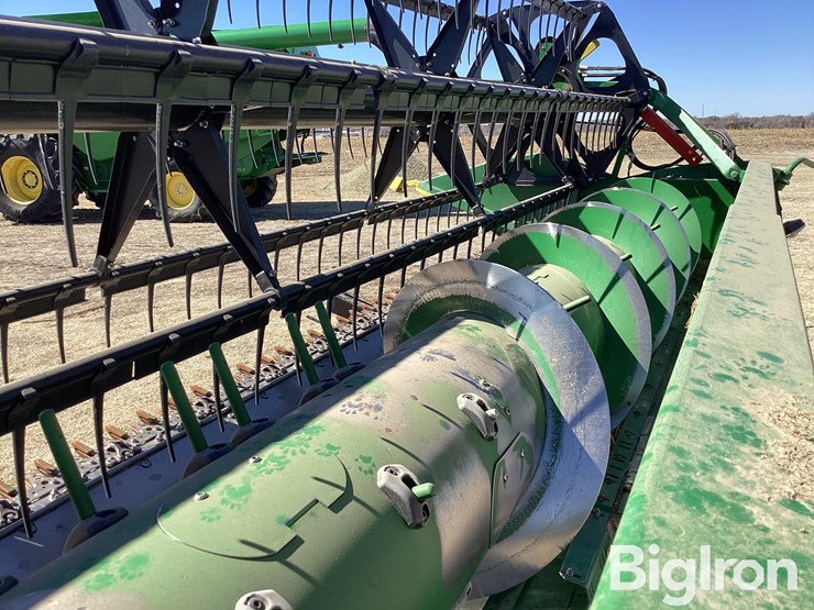 2022-john-deere-625f-image-17