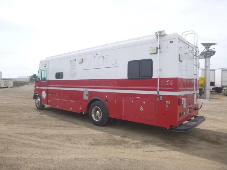 2005-freightliner-mt55-image-4