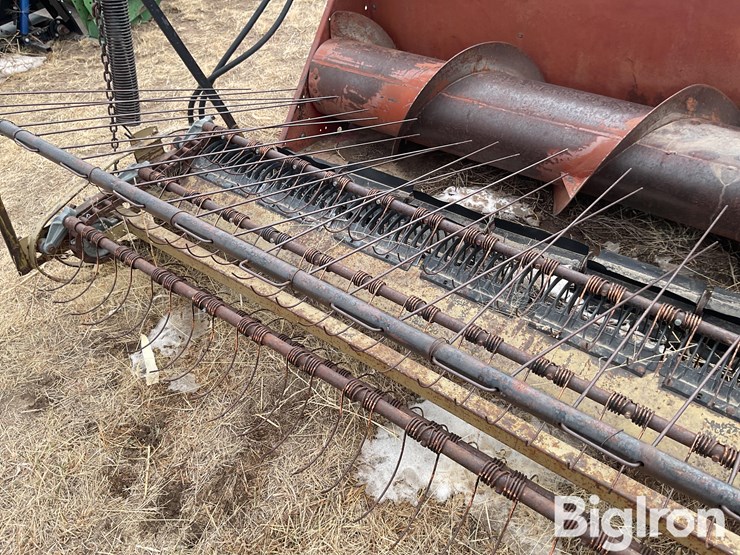 international-810-image-13