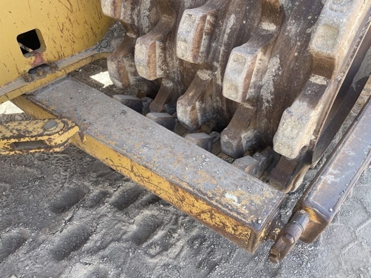 2006-caterpillar-815f-image-13