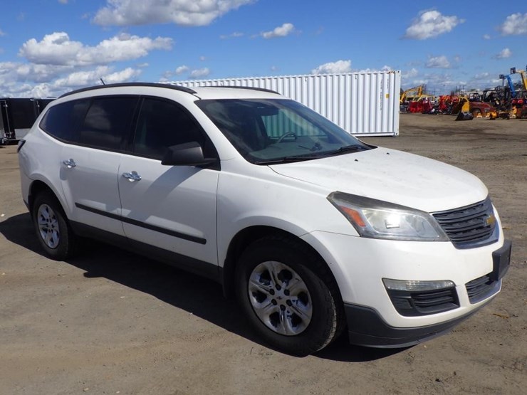 2014-chevrolet-traverse-image-2
