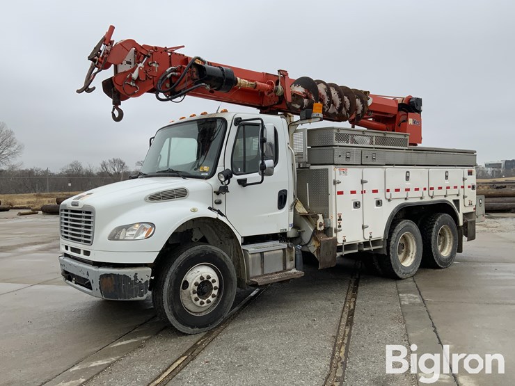 2015-freightliner-m2-106-image-9