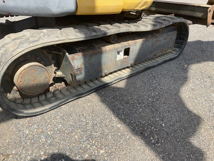 komatsu-pc27mr-image-5