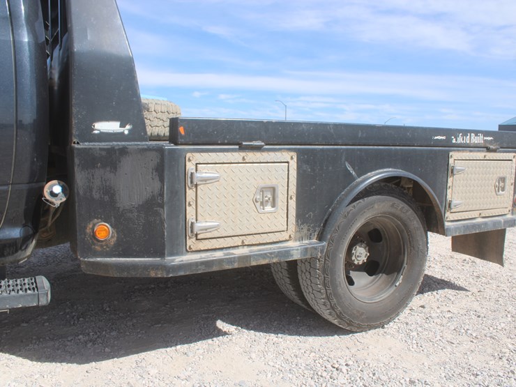 2015-dodge-3500-image-48