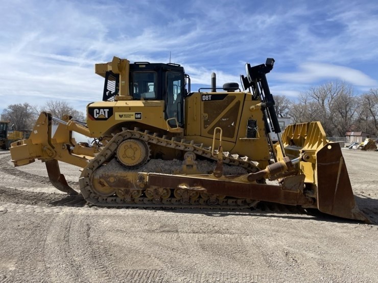 2015-caterpillar-d8t-image-6