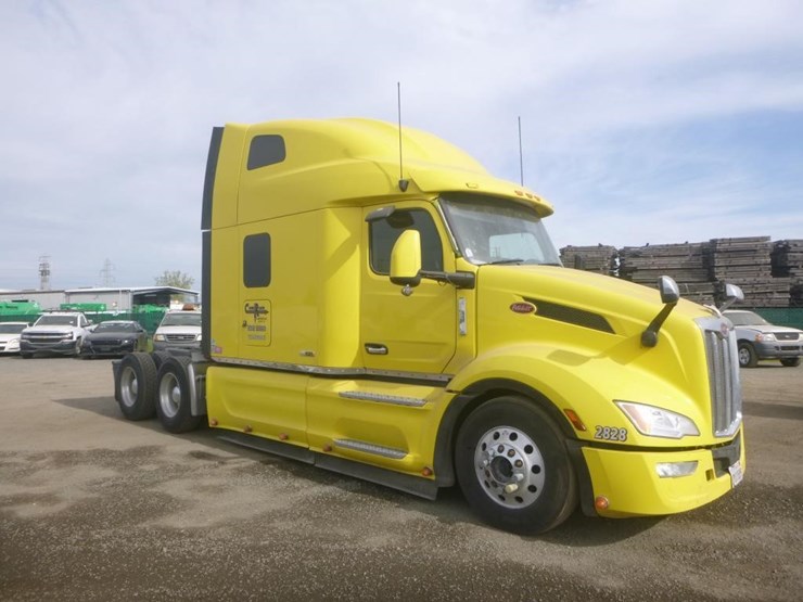 2024-peterbilt-579-image-2