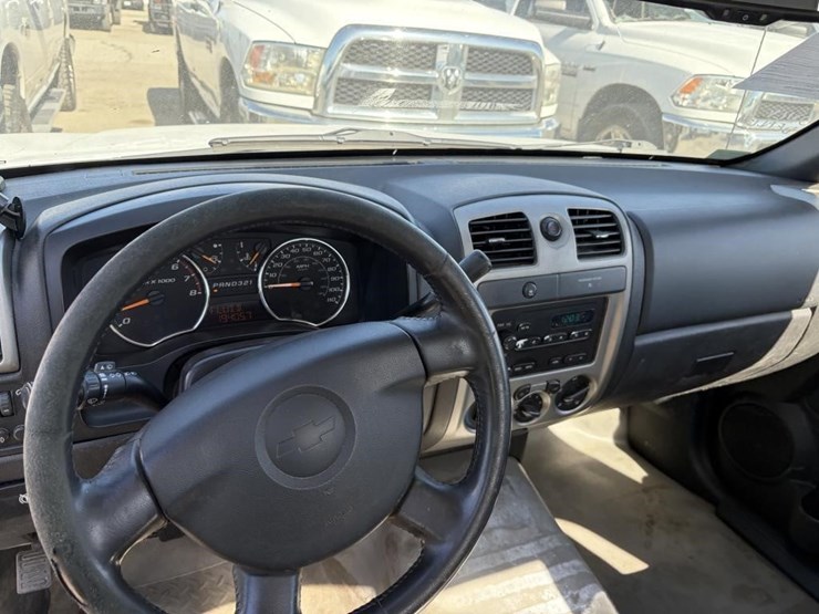 2011-chevrolet-colorado-image-11