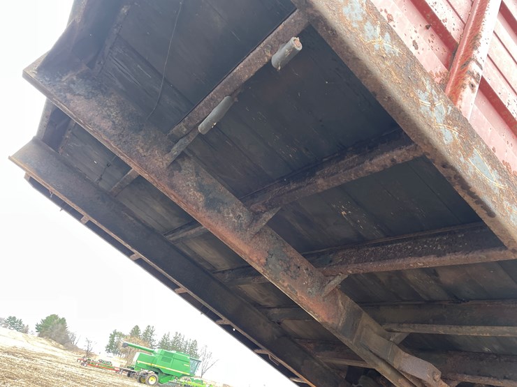 #113-•-1982-international-1754-single-axle-grain-truck-(has-wi-title)-image-83