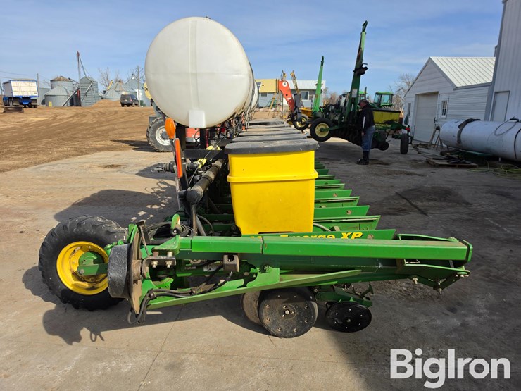 john-deere-1730-image-8