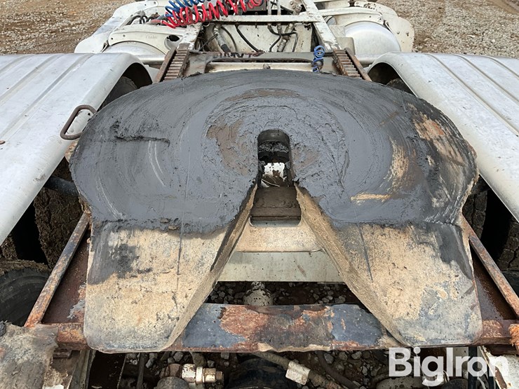 1995-peterbilt-379-image-18