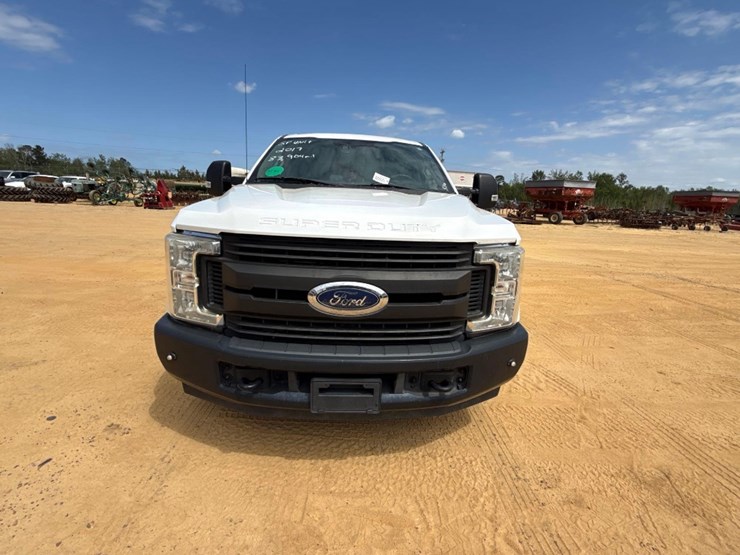 2017-ford-f250-xl-image-15