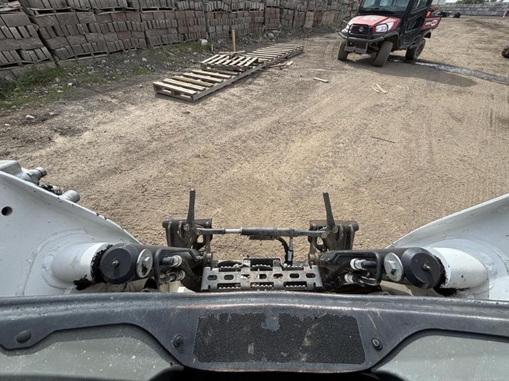 2017-bobcat-t650-image-22