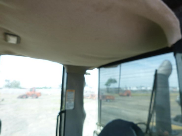 2004-caterpillar-924gz-image-9