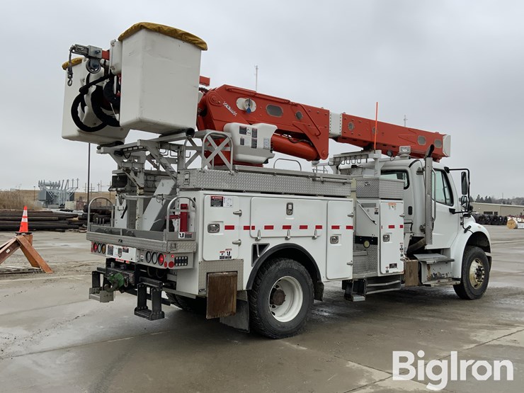 2016-freightliner-m2-106-image-13