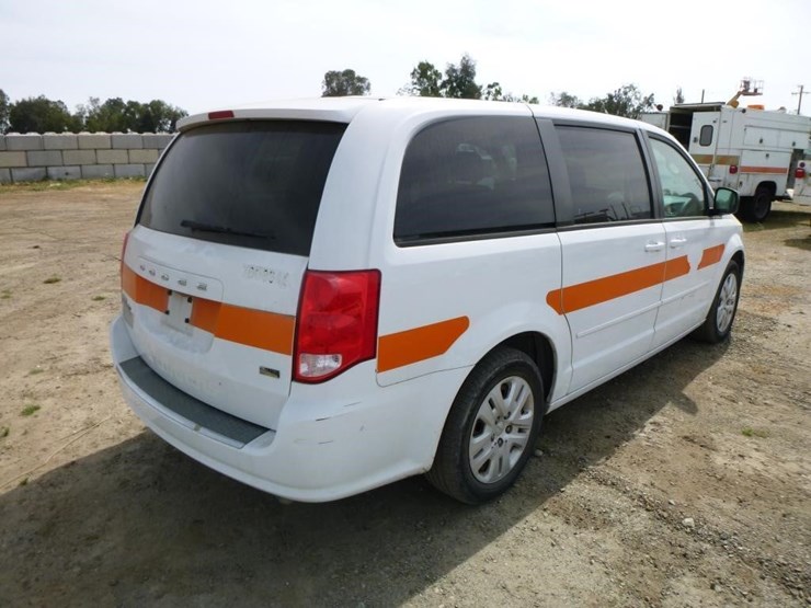 2014-dodge-grand-caravan-image-4