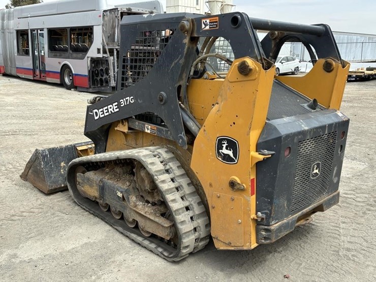 2018-deere-317g-image-4