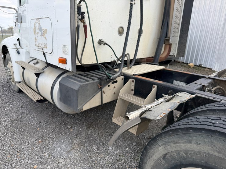 2002-international-9200i-image-25