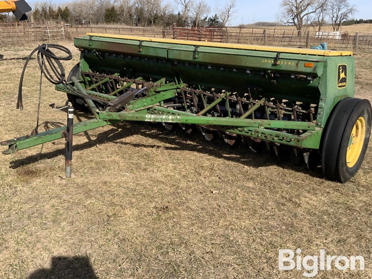 john-deere-8300-image-1