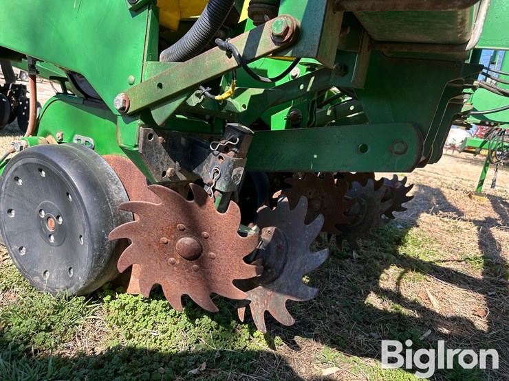 2000-john-deere-1770-image-18