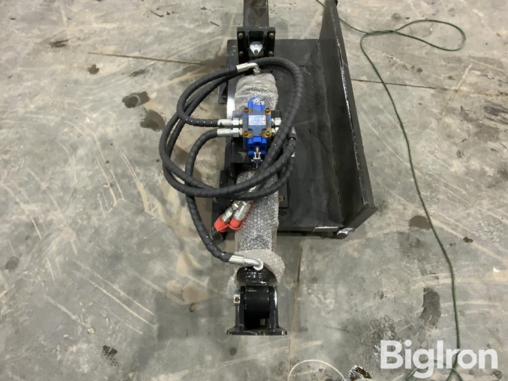 2025-massey-ferguson-730-image-15