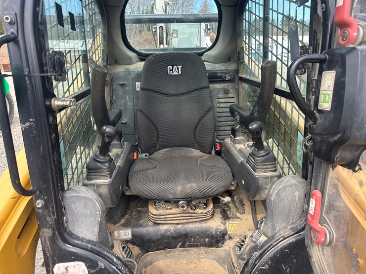 2019-caterpillar-259d3-image-32