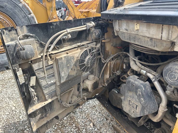 2017-caterpillar-239d-image-40